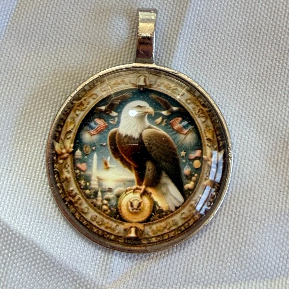 Patriotic Eagle Pendant Necklace Vintage Collectible